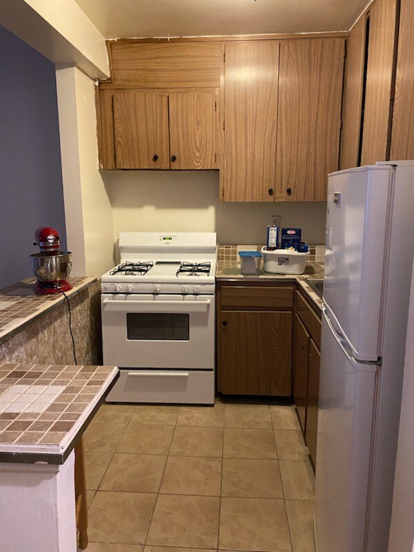Foto del edificio - 44-20 Douglaston Pkwy