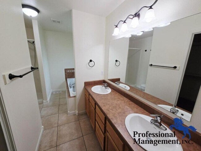 Foto del edificio - 5 bedroom in Billings MT 59105