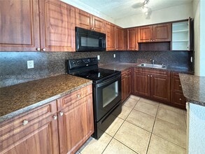 Building Photo - 715 NE 6th St