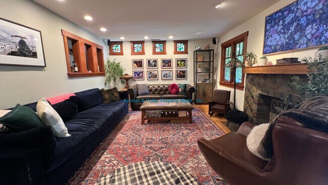 Foto del edificio - Stunning Depot Hill Craftsman! 4BR, 3.5BA,...