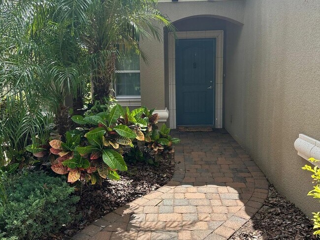 Building Photo - 3 Bedroom 2 Bath + Den Single Family Pool ...