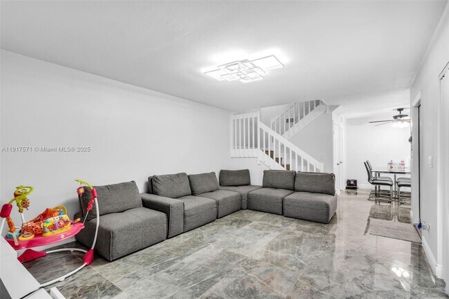 Building Photo - 11903 SW 11th Ct