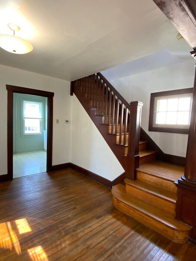 Foto del edificio - 824 Highland Ave