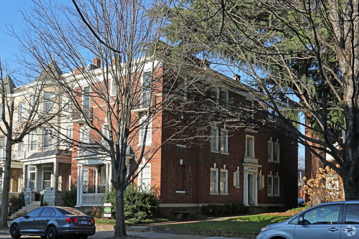 Foto del edificio - North Windsor Court