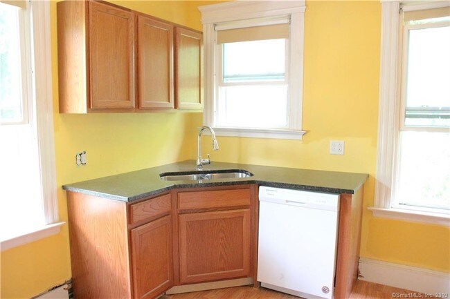 Foto del edificio - 158 Maple St