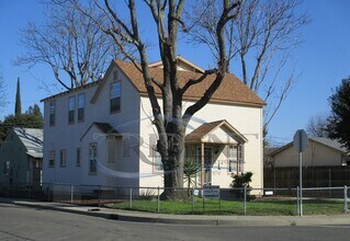 Building Photo - 830 Wilkie Way