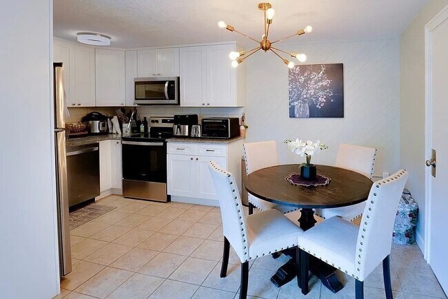 Foto del edificio - 83 Nicholas Rd