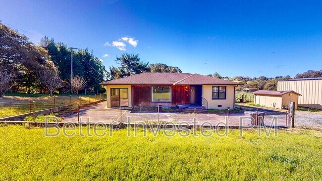 Building Photo - 239 Live Oak Dr