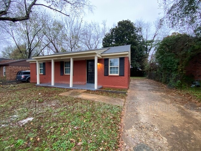 Building Photo - 3424 Piney Woods Ave