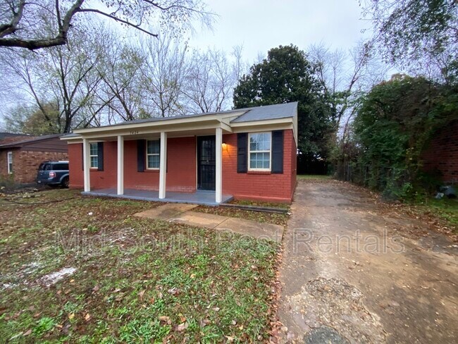 Foto del edificio - 3424 Piney Woods Ave