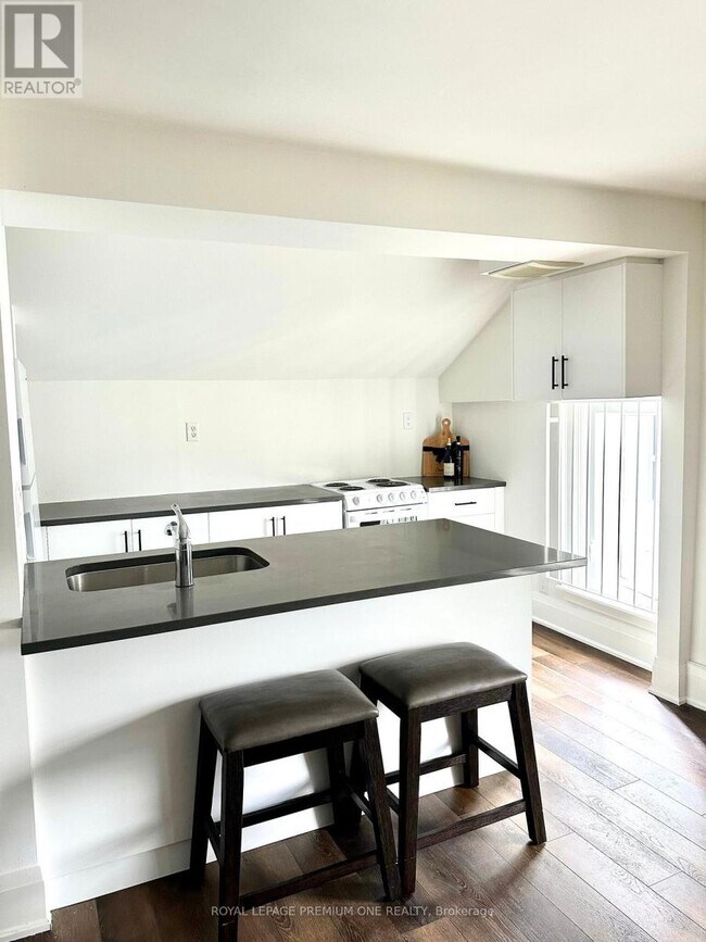 Photo du bâtiment - 10496 Islington Ave