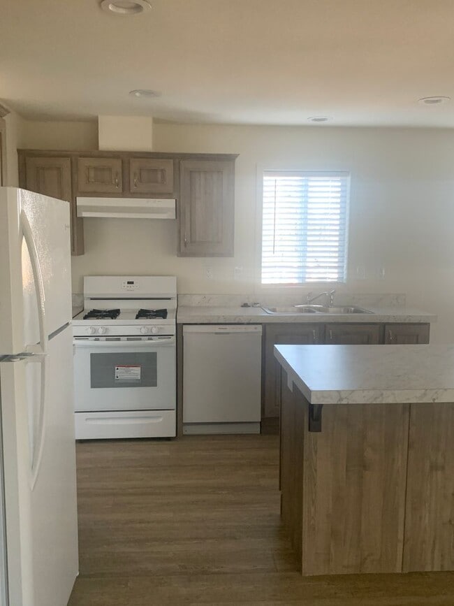 Building Photo - Magalia Home for rent, 3bed 2bath, enclose...