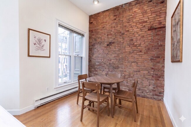 Building Photo - 214 W Canton St
