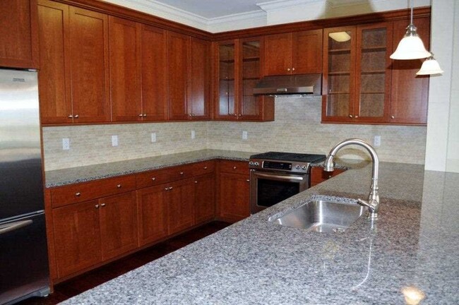 Building Photo - 16 Rivers Edge Dr