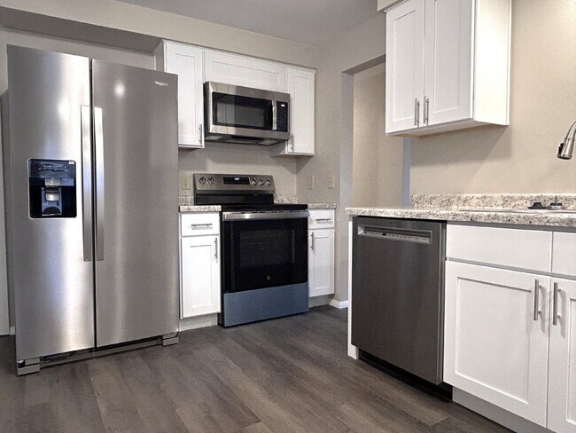 Foto del edificio - Fully Renovated 3 Bedroom Ranch!