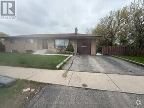 Building Photo - 67 Cornwall Rd