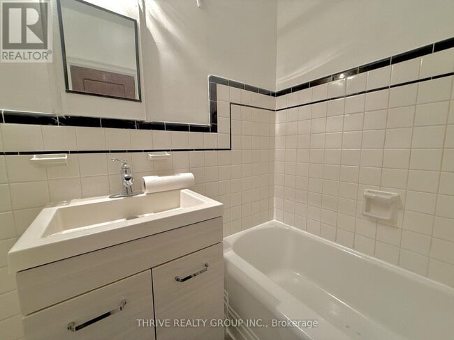 Building Photo - 50 Ridout St S
