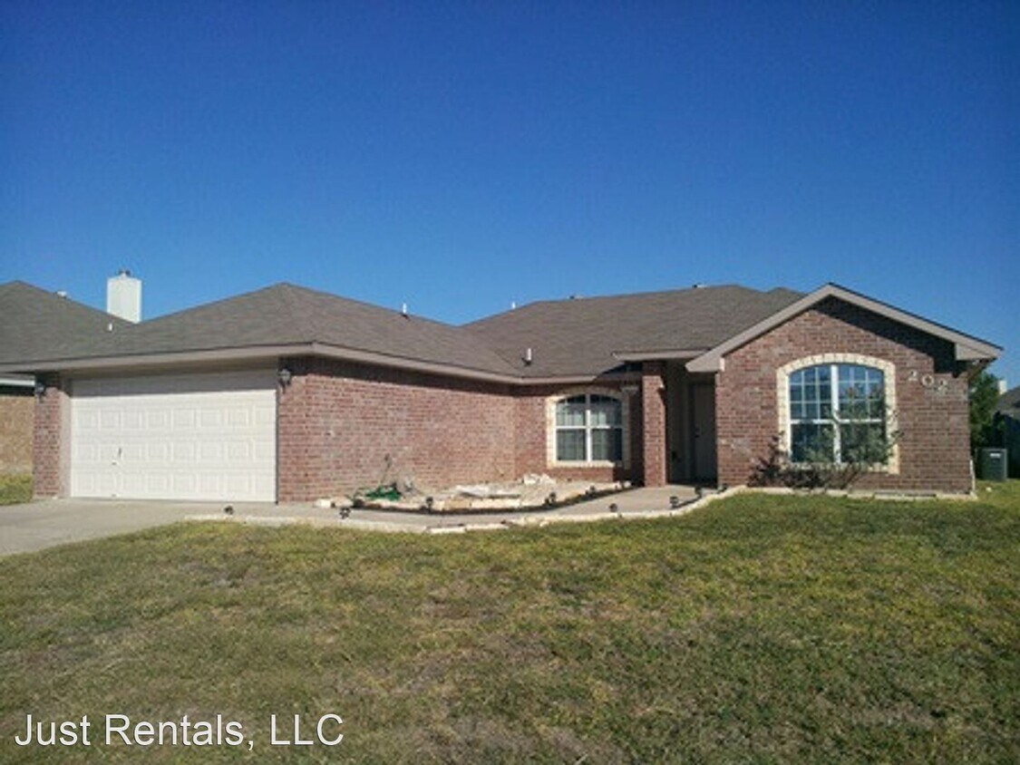 Primary Photo - 3 br, 2 bath House - 202 Cedar Ridge Dr.