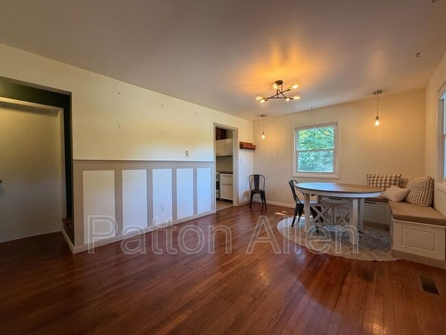 Building Photo - 44 Broadview Ave