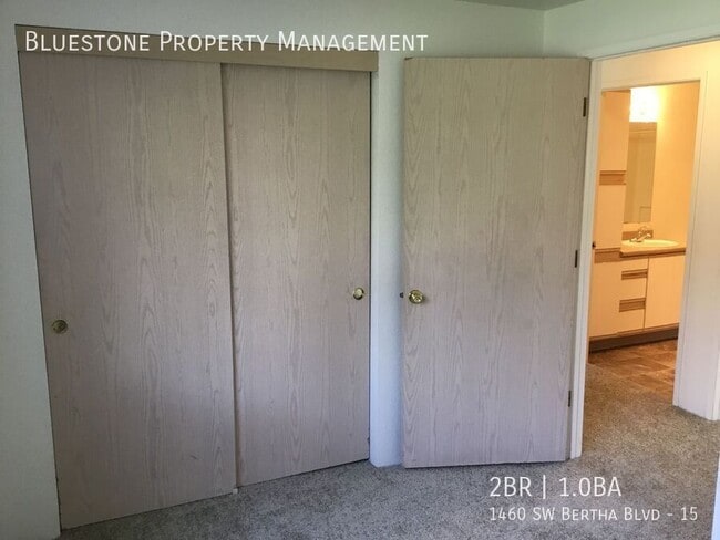 Foto del edificio - 1460 SW Bertha Blvd