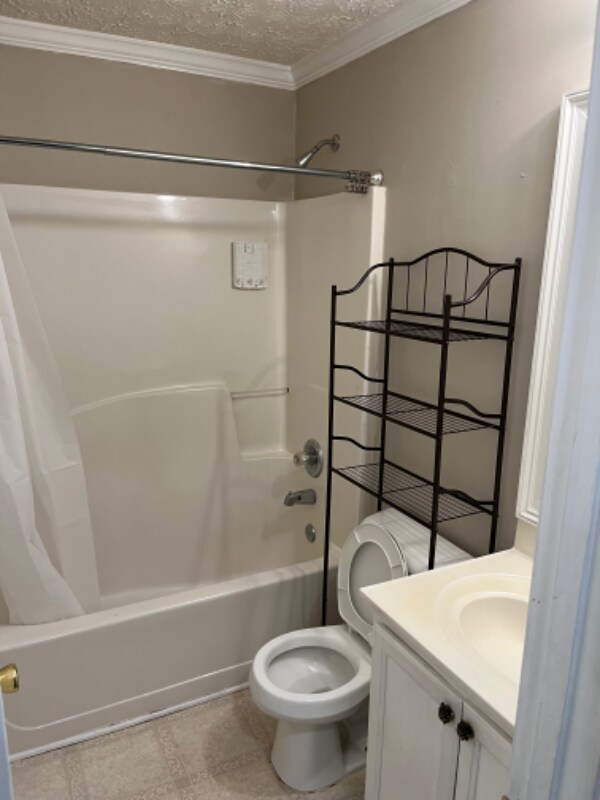 Building Photo - 150 Springbottom Dr SE