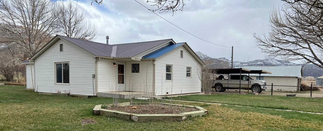 Primary Photo - 21296 Rd C