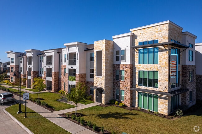 Building Photo - The Ovilla at Legacy Square