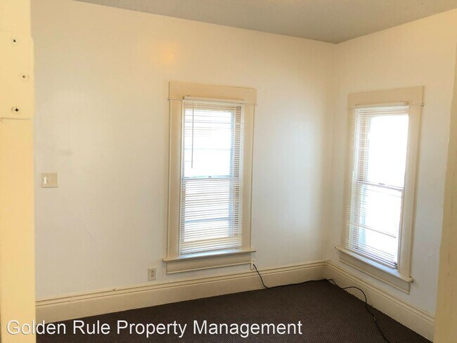 Building Photo - 209 W 7th Ave