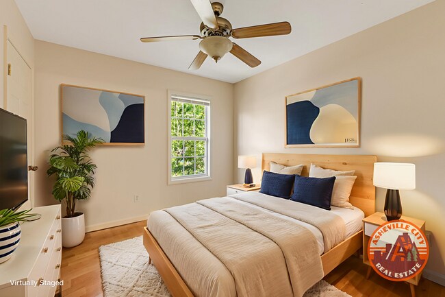 Foto del edificio - 3-Bedroom Home in West Asheville with Fenc...