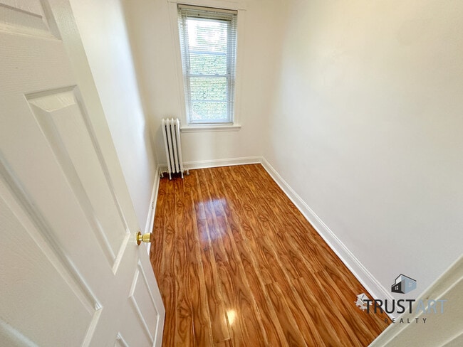 Building Photo - 3 Bedroom House in Belfield