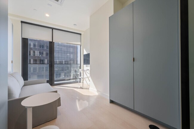 Foto del edificio - 6401 Wilshire Blvd