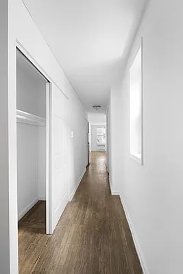 Foto del edificio - 311 E 25th St