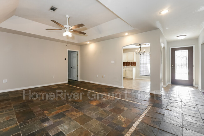Building Photo - 32 Whispering Wind Cir