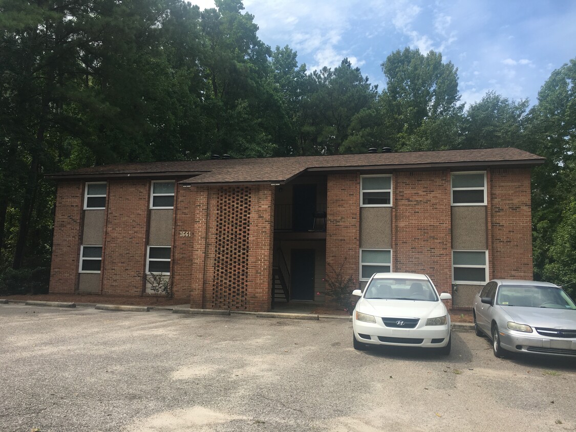 Primary Photo - 1661 Horseshoe Dr