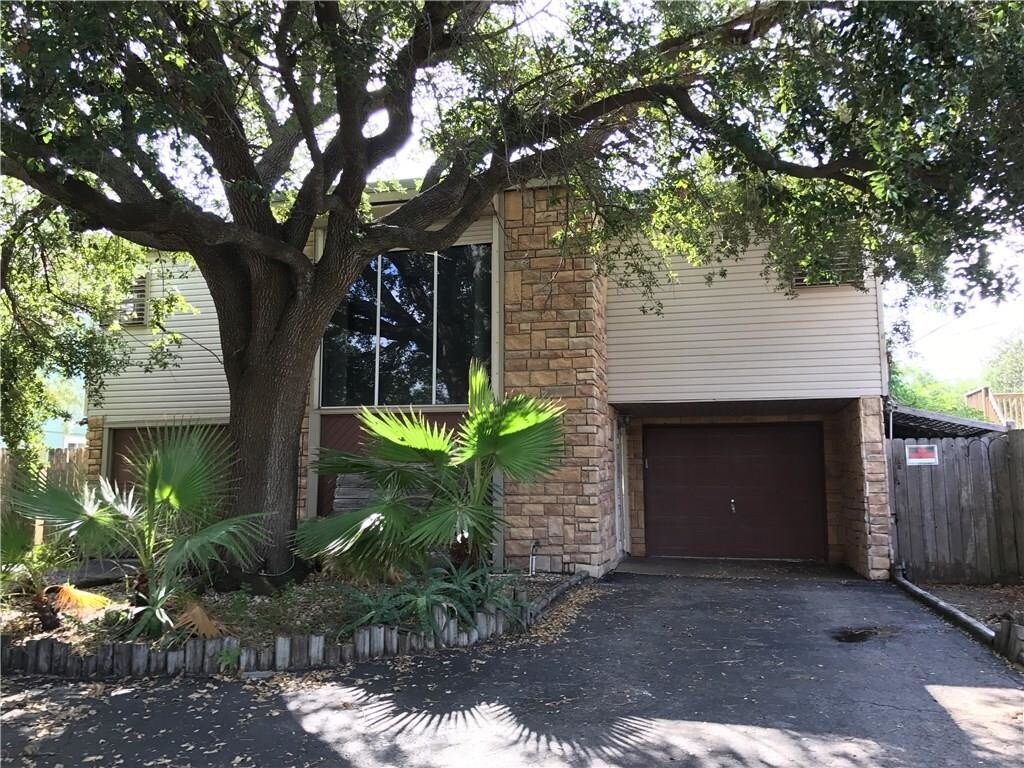Primary Photo - 3133 Laguna Shores Rd
