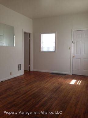 Building Photo - 121 Delong Ave