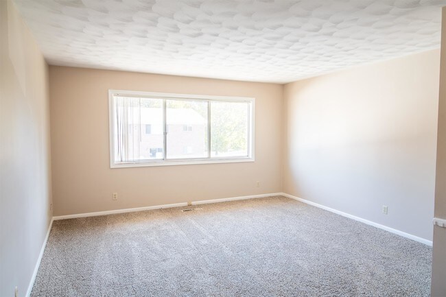 Foto del edificio - 4740 Tolland Ave