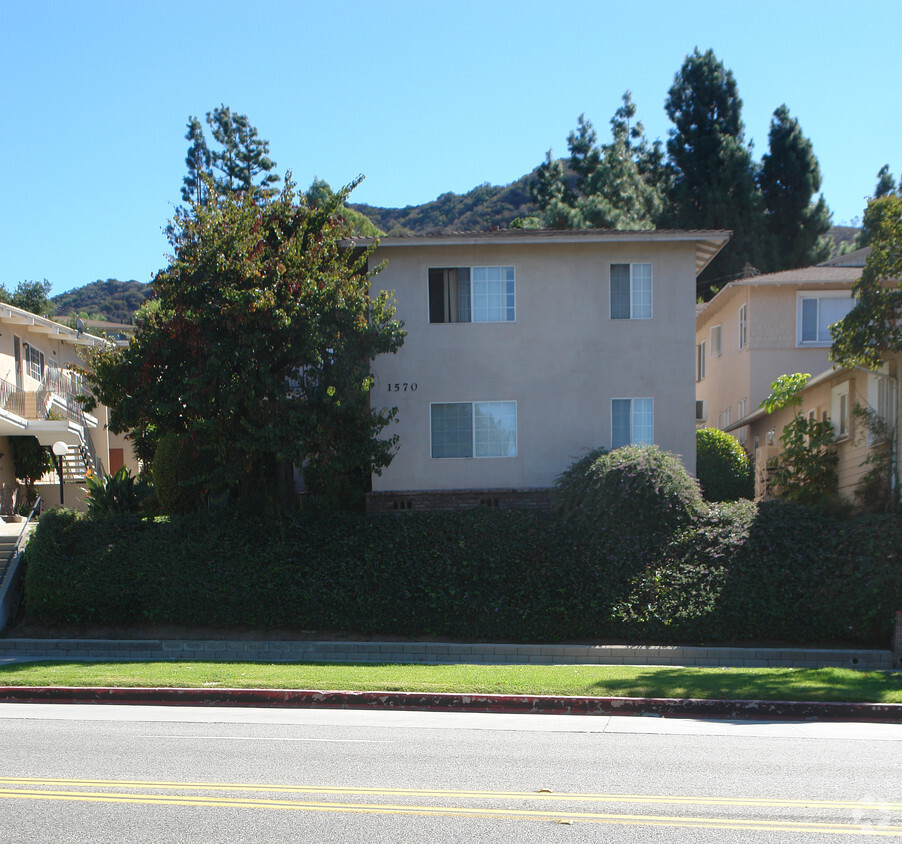 Building Photo - 1570 N Verdugo Rd