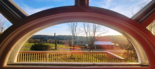 Foto del edificio - 290 Old Taylor Rd