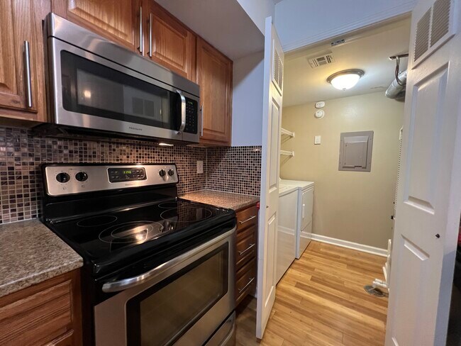 Building Photo - 935 Washington St