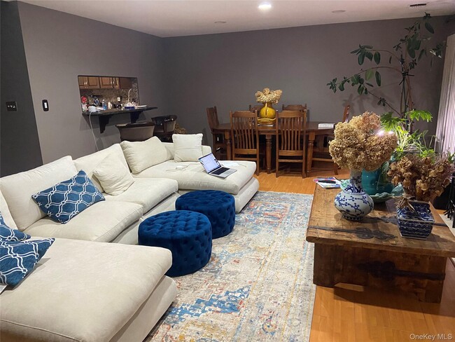 Building Photo - 52 Oakwood Ct