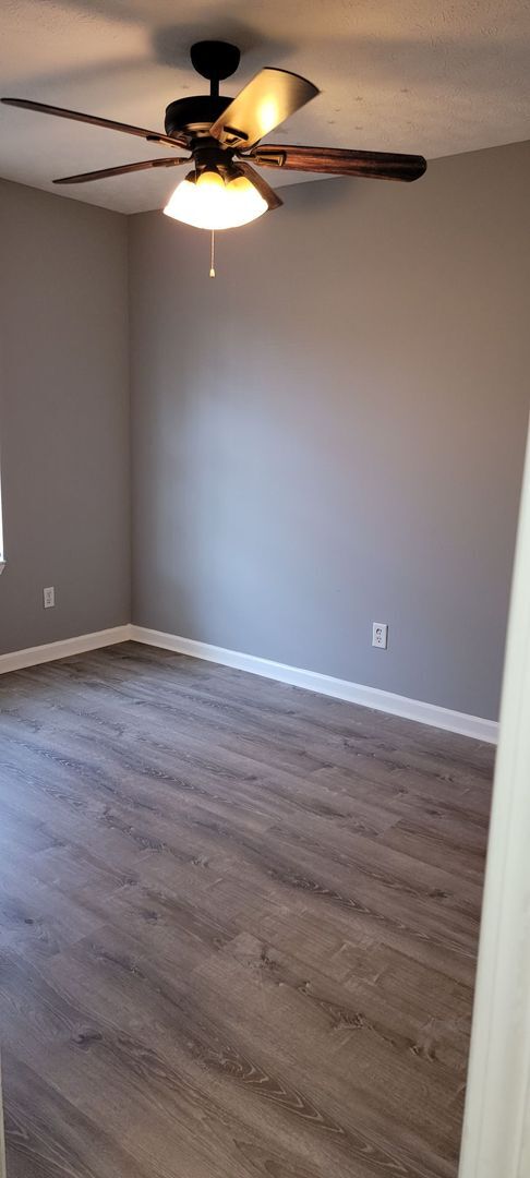 Foto del edificio - Efficient & Economical 2Bed/2Ba Triplex Un...