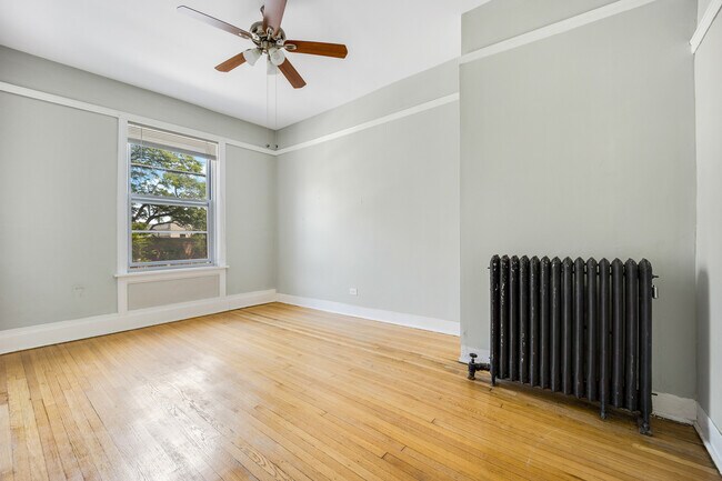Building Photo - 2941 W Belmont Ave