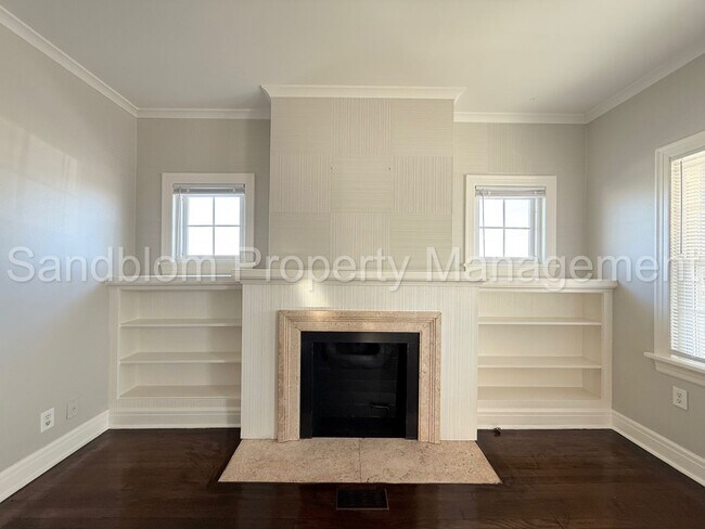 Building Photo - For Lease | Route 66 | Available Now!