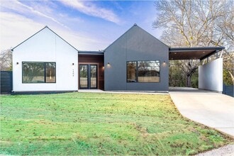 Building Photo - 1304 Lipan Trail