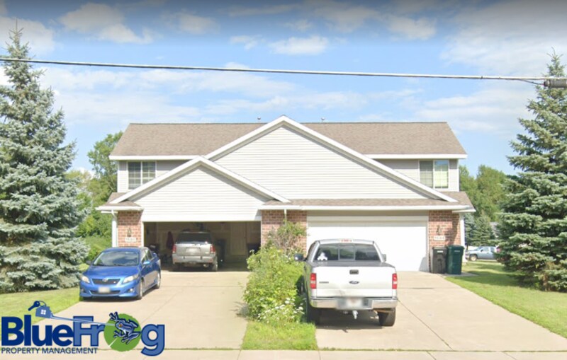 1584 Cardinal Ln, Howard, WI 54313 Condo for Rent in Howard, WI