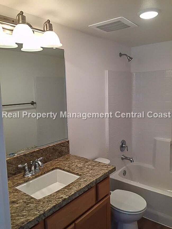 Building Photo - AVAILABLE NOW - Nice Condo in Pismo Beach ...