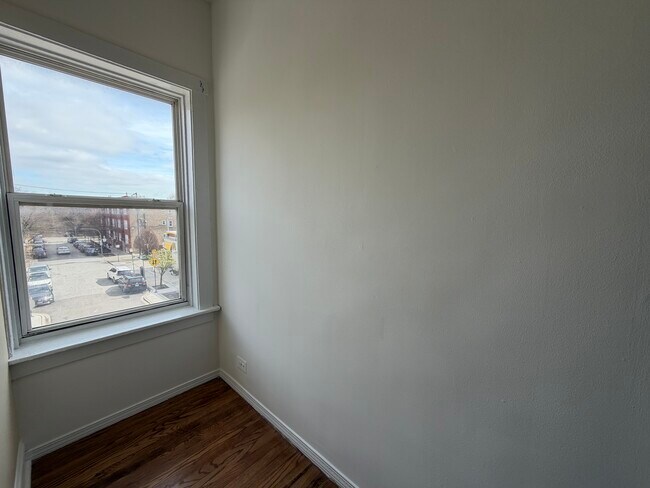 Building Photo - 2712 N Milwaukee Ave