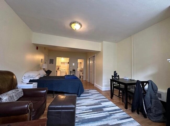 Building Photo - 300 Marlborough St