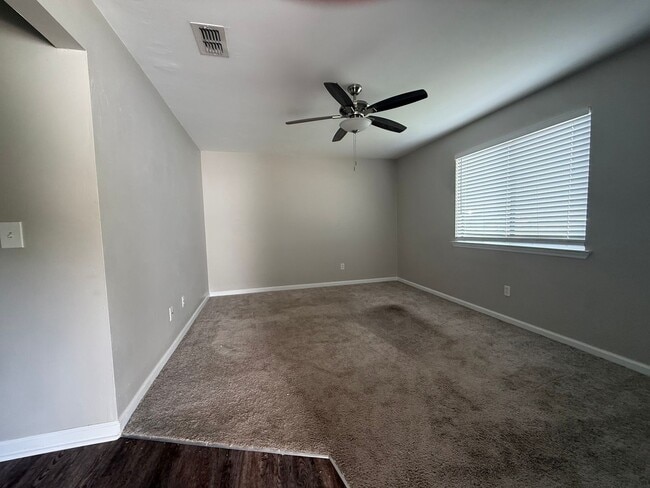 Building Photo - 1563 Willow Bend Way